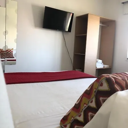 Santiago 招待所 阿威罗
